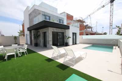 VILLA 8