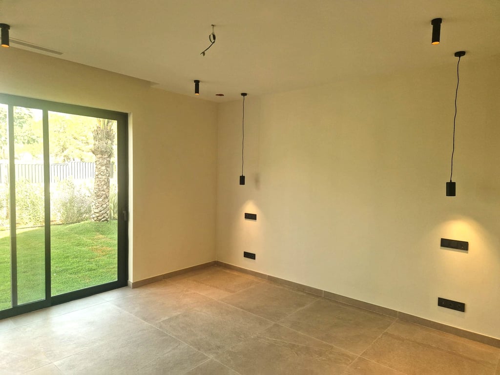 Elegancia, innovación y privacidad en esta villa de lujo en venta con certificación A++. - 9