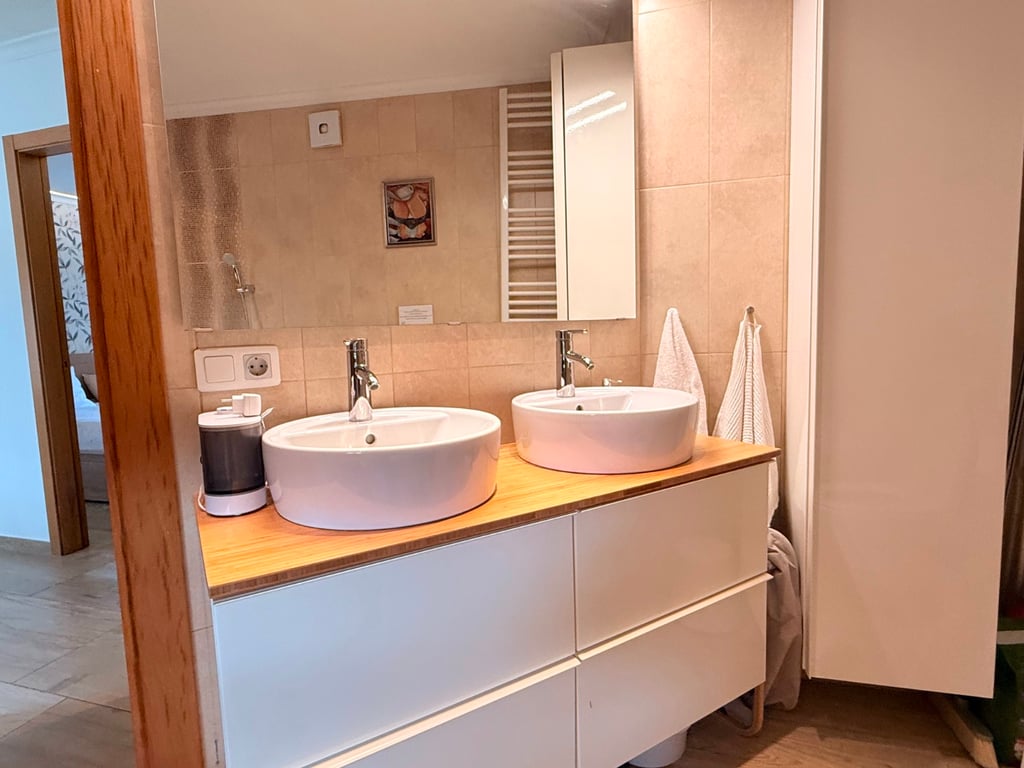 Property #RH21183 - 17