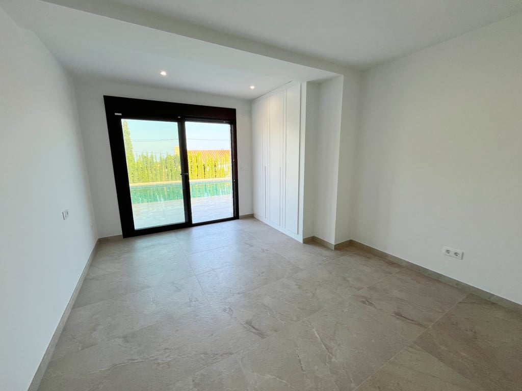 Vila de luxe a la venda a Denia amb vistes al mar i al Montgó - 12