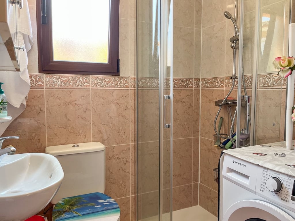 Casa en venda a Dénia amb llicència activa de restaurant a Las Marinas, a 500 m de la mar, km. - 17