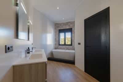 Property R4266382