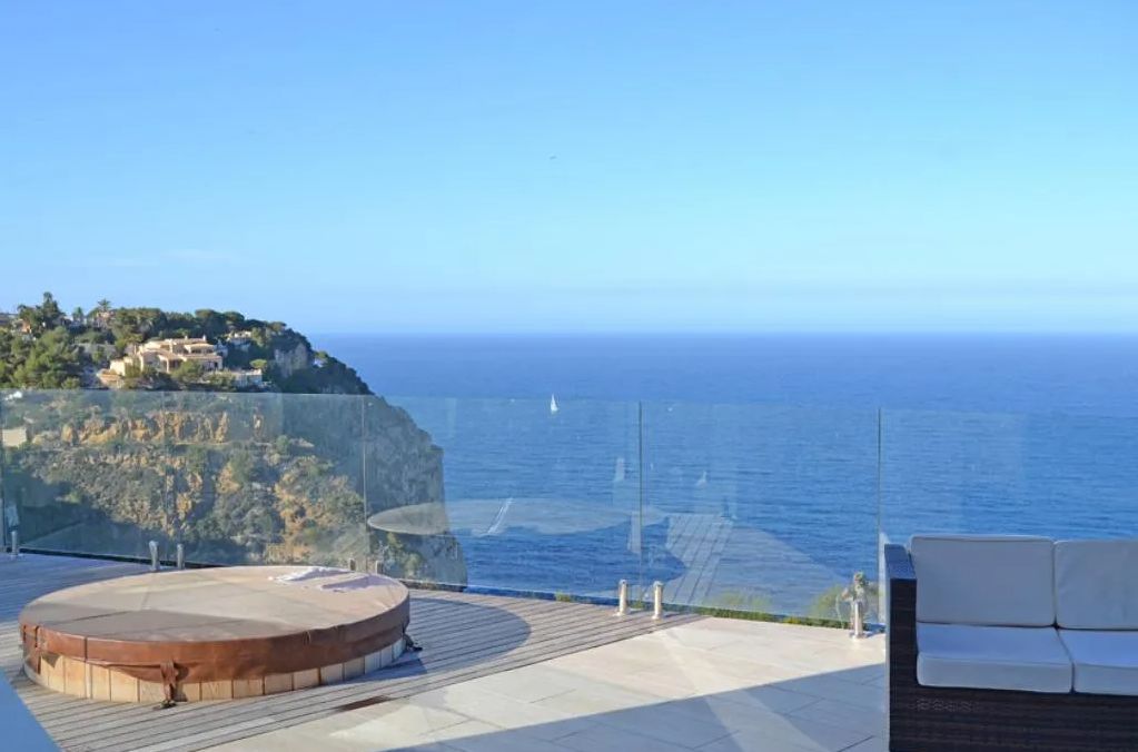 Lujosa Villa moderna en primera línea con impresionantes vistas al mar - 37
