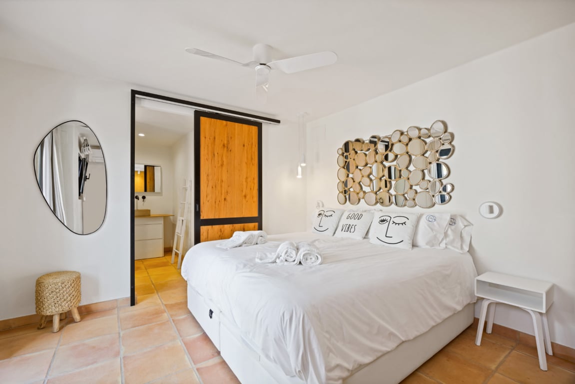 Villa reformada en la zona del montgo con casa independiente para invitados - 19