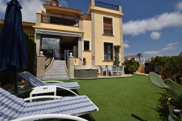 Appartement met terras en berging in Algorfa