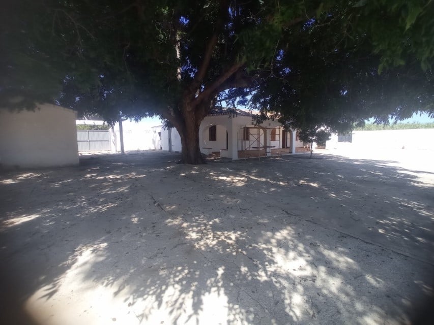 Chalet en venta en las marinas con amplia parcela y piscina - 16