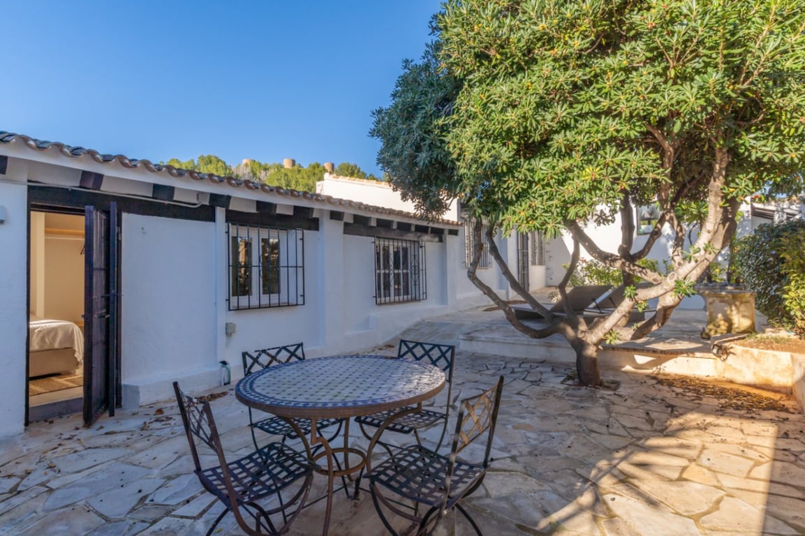 Exclusiva finca completamente reformada con gran parcela de 11.367 m2 - 30