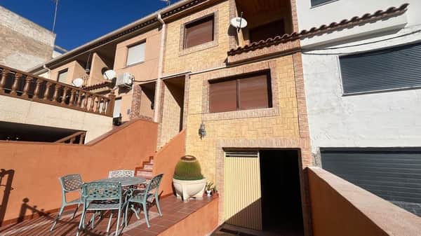 Rijwoning met 4 slaapkamers in Formentera del Segura
