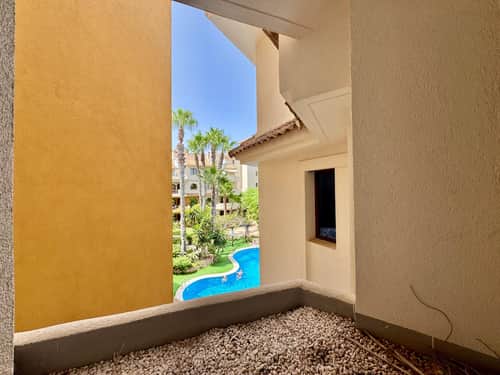 Ruim appartement met 2 slaapkamers, overdekt terras en zwembad in Punta Prima, Torrevieja — foto 11