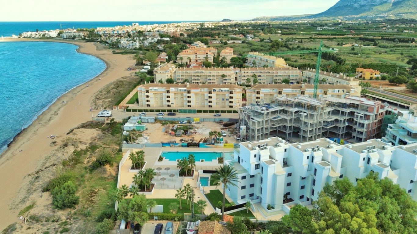 Apartamento de obra nueva en primera línea en playa en Dénia - 16