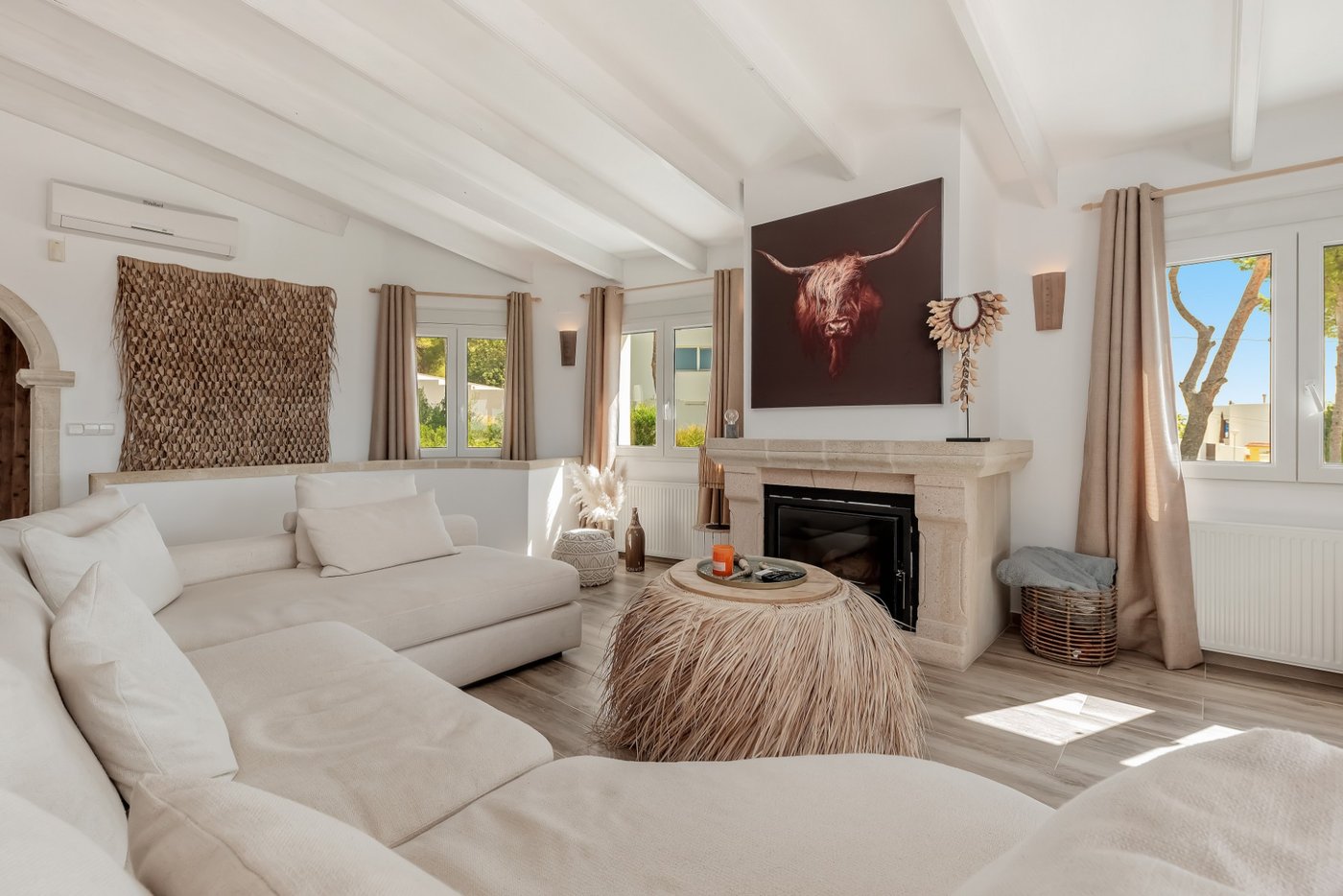 Villa renovada con vistas al mar y al Peñón de Ifach — San Jaime (Moraira/Benissa)