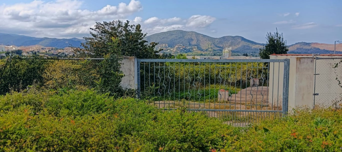Terreny a Pego apte per a la construcció amb llum i aigua. - 5