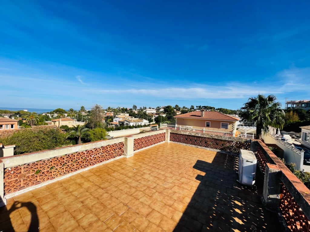 Denia. Chalet en buena área para reformar en venta - 36