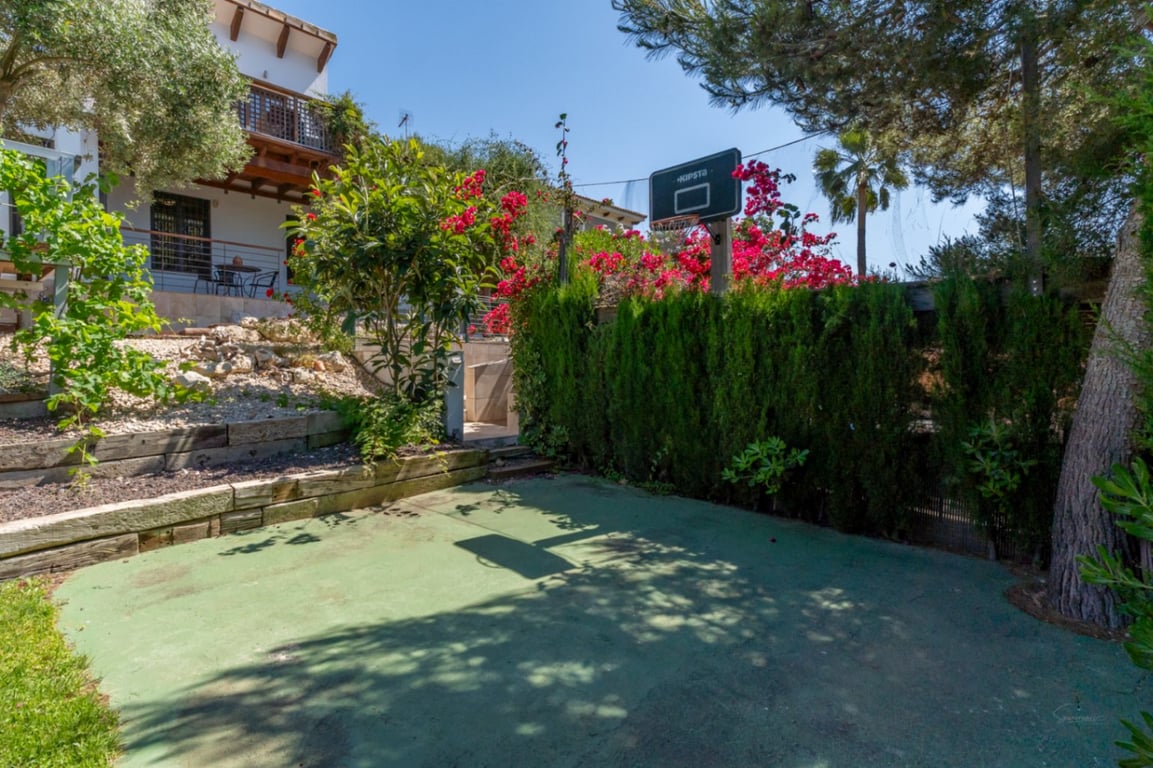 Impresionante Villa a la venta en Jávea, con piscina interior y exterior - 34