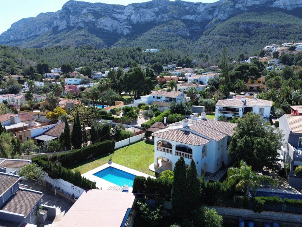 Villa de 3 dormitorios, apartamento de invitados y vistas al mar en el Montgó, Dénia - 38