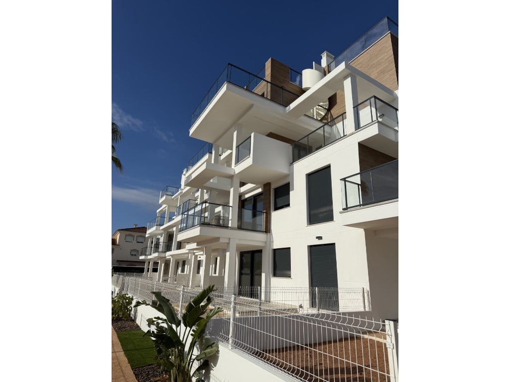 Brand-new 2-bed apartments in Denia with pool and terrace — living room