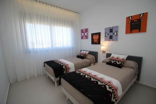 Nieuwbouwvilla met tuin en zwembad in Dehesa de Campoamor — foto 34