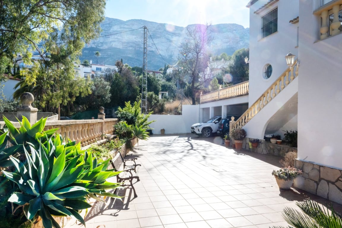 Xalet a la venda en denia amb vistes al mar - 11