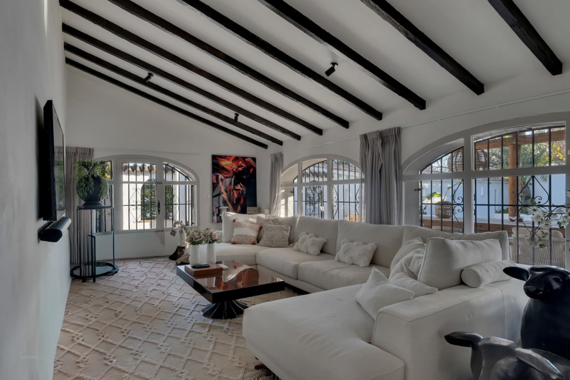 Exclusiva finca completamente reformada con gran parcela de 11.367 m2 - 18