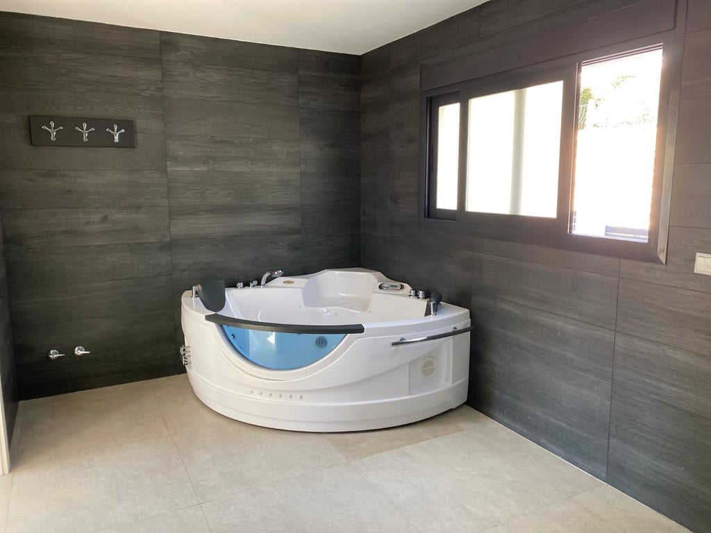 Property #RH20371 - 18