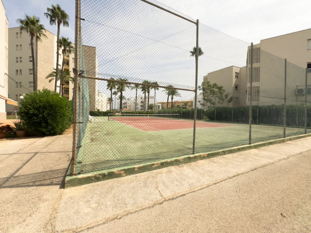 Apartamento en venta de 3 habitaciones con piscina en Denia - 31