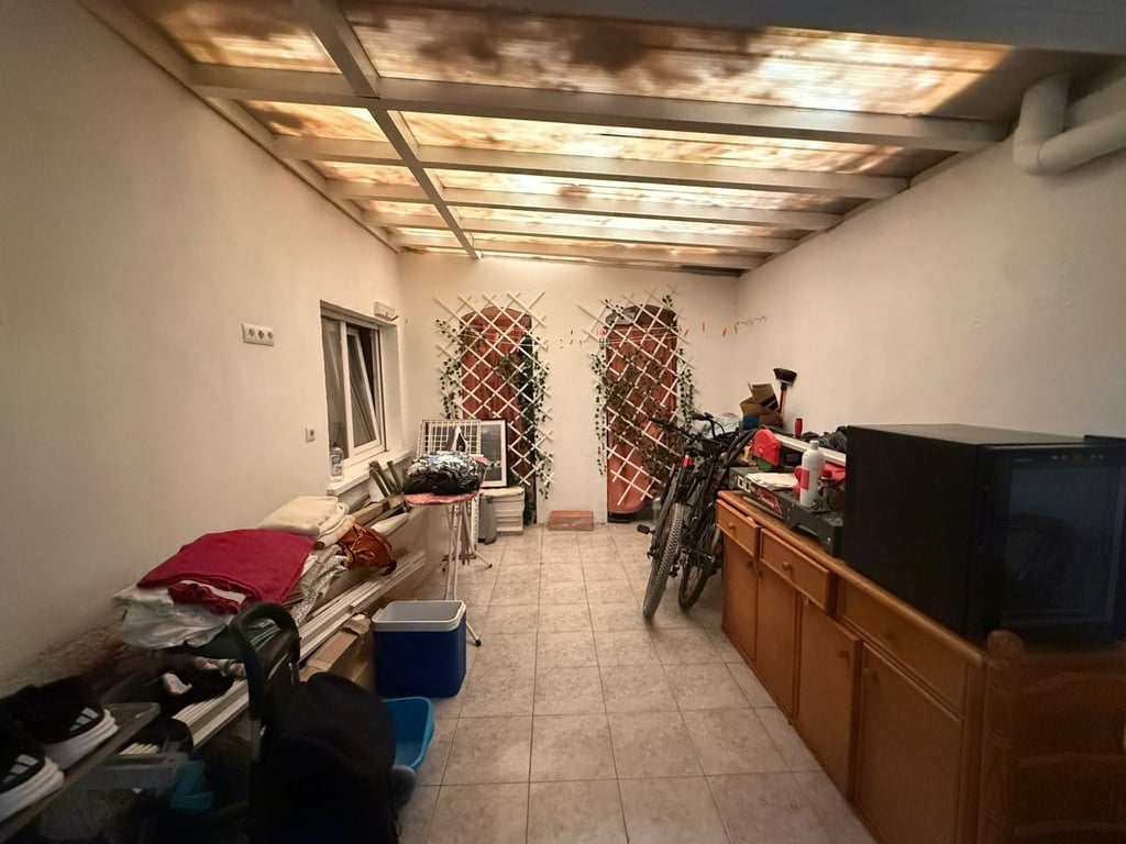 Property #RH21180 - 9