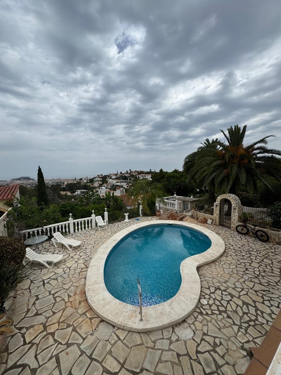 Chalet en venta en Denia, Zona Montgó: 4 habitaciones, piscina privada - 4