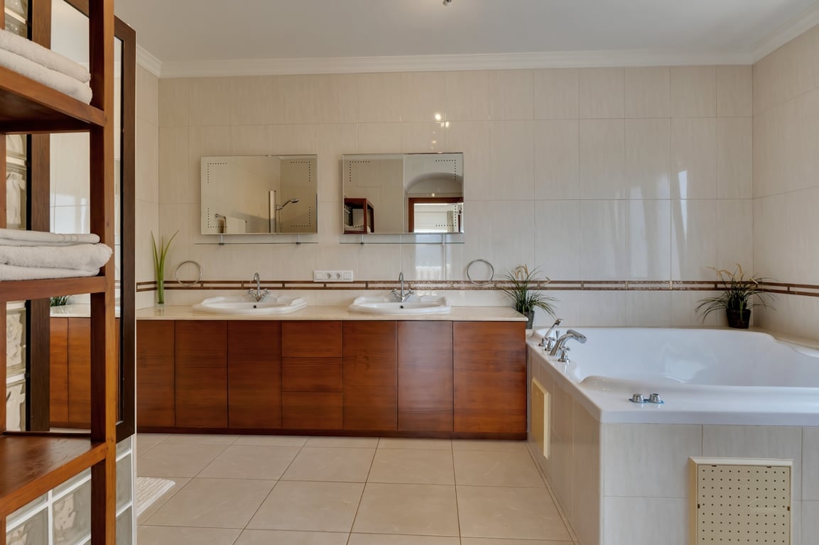 Villa con vistas abiertas en zona tranquila próxima al centro del pueblo de Jávea - 34