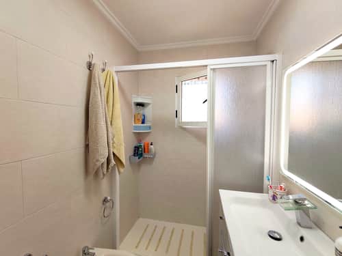 Rijwoning met 6 slaapkamers in Los Altos — foto 16