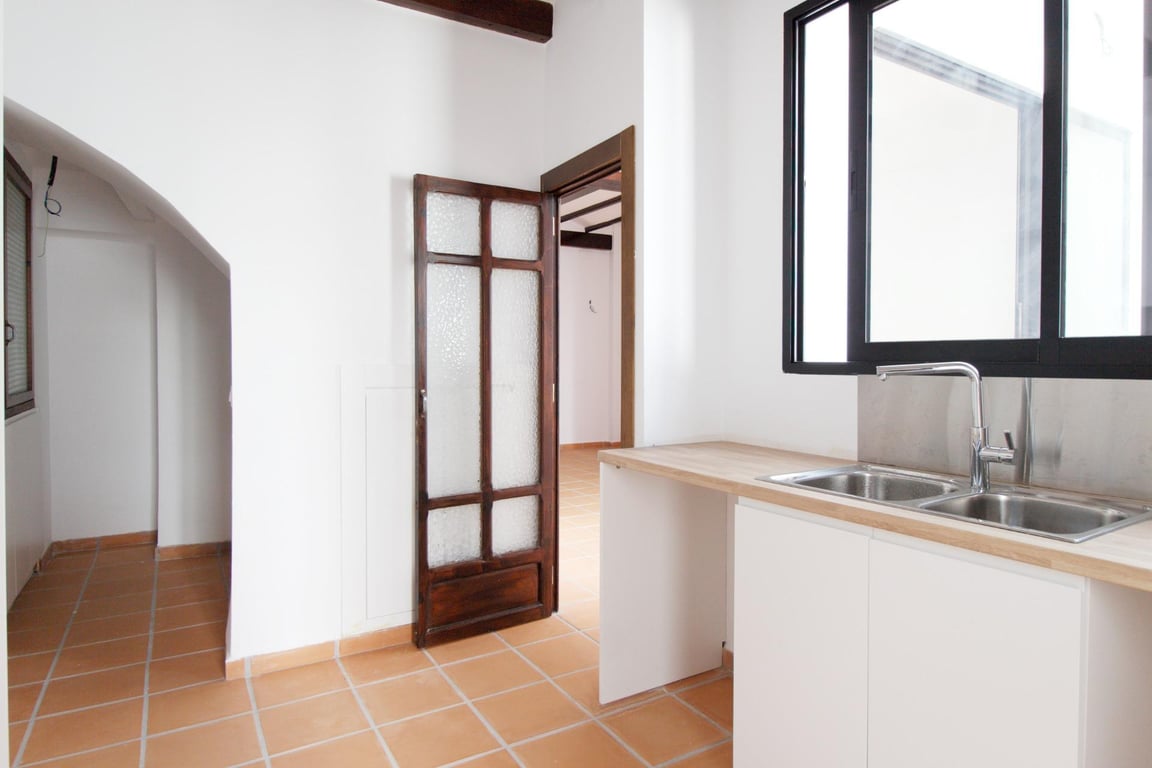 Casa de pueblo de estilo mediterráneo cerca del mar - 10