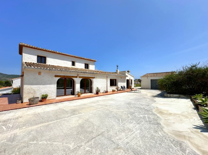 3-bed Villa in Teulada photo 2