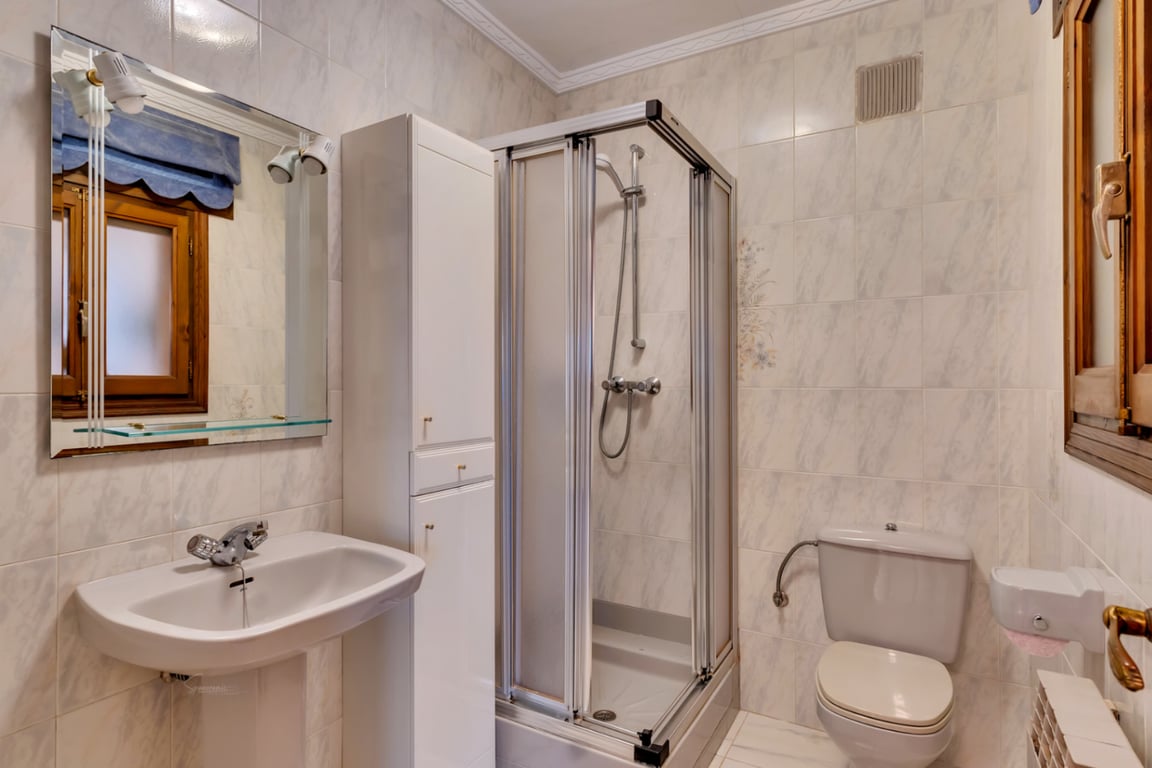 Villa a la venta con impresionantes vistas al mar - 34