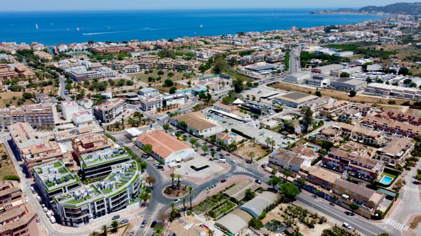 Moderno y elegante apartamento orientado al Sur con piscina, en Jávea - 28