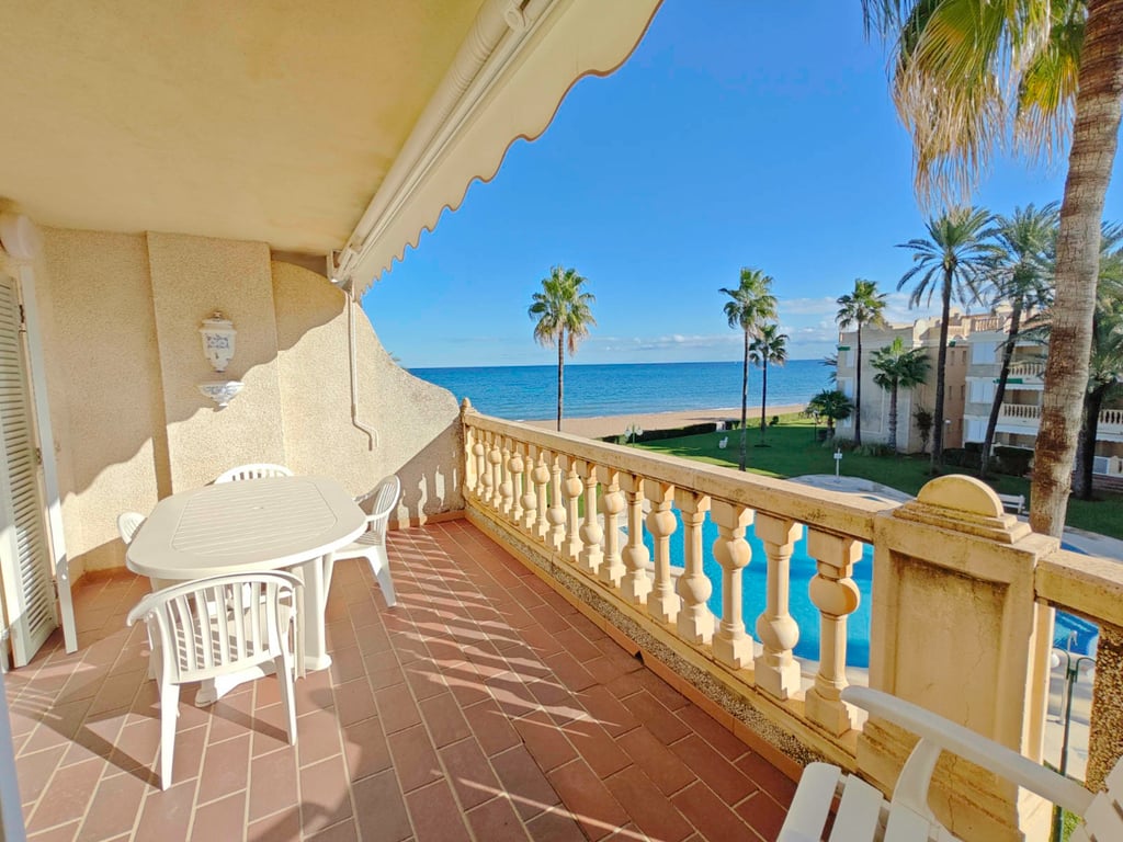 Apartamento 2 dormitorios con vistas al mar en venta en Dénia - 3