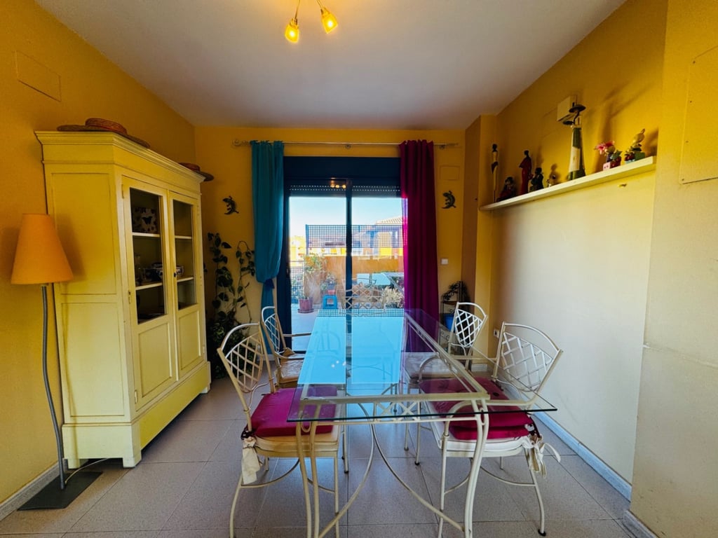 Ático  dúplex de 4 habitaciones en Marinas Km1-Zona Club de Tenis - 7