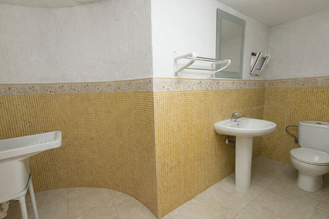 Villa de 3 dormitorios, apartamento de invitados y vistas al mar en el Montgó, Dénia - 34