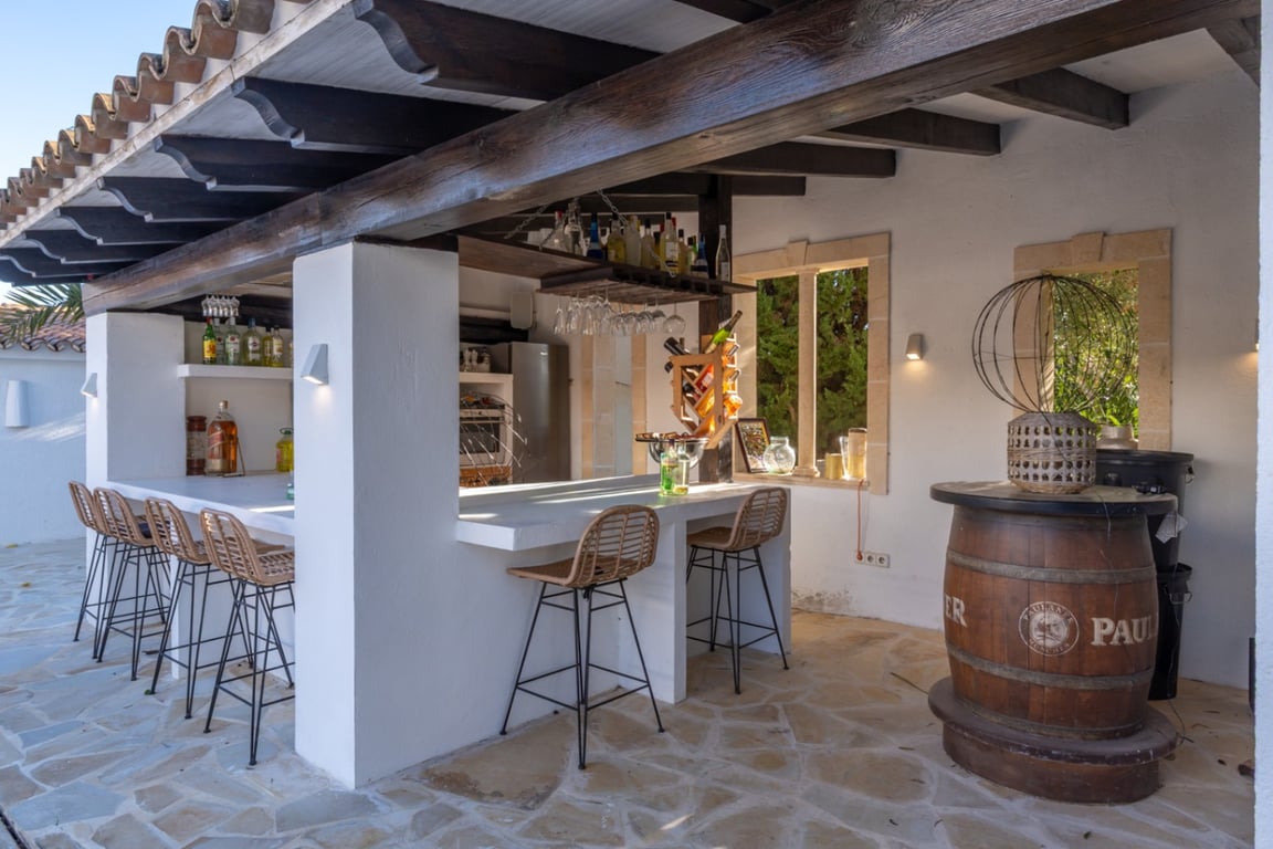 Exclusiva finca completamente reformada con gran parcela de 11.367 m2 - 9