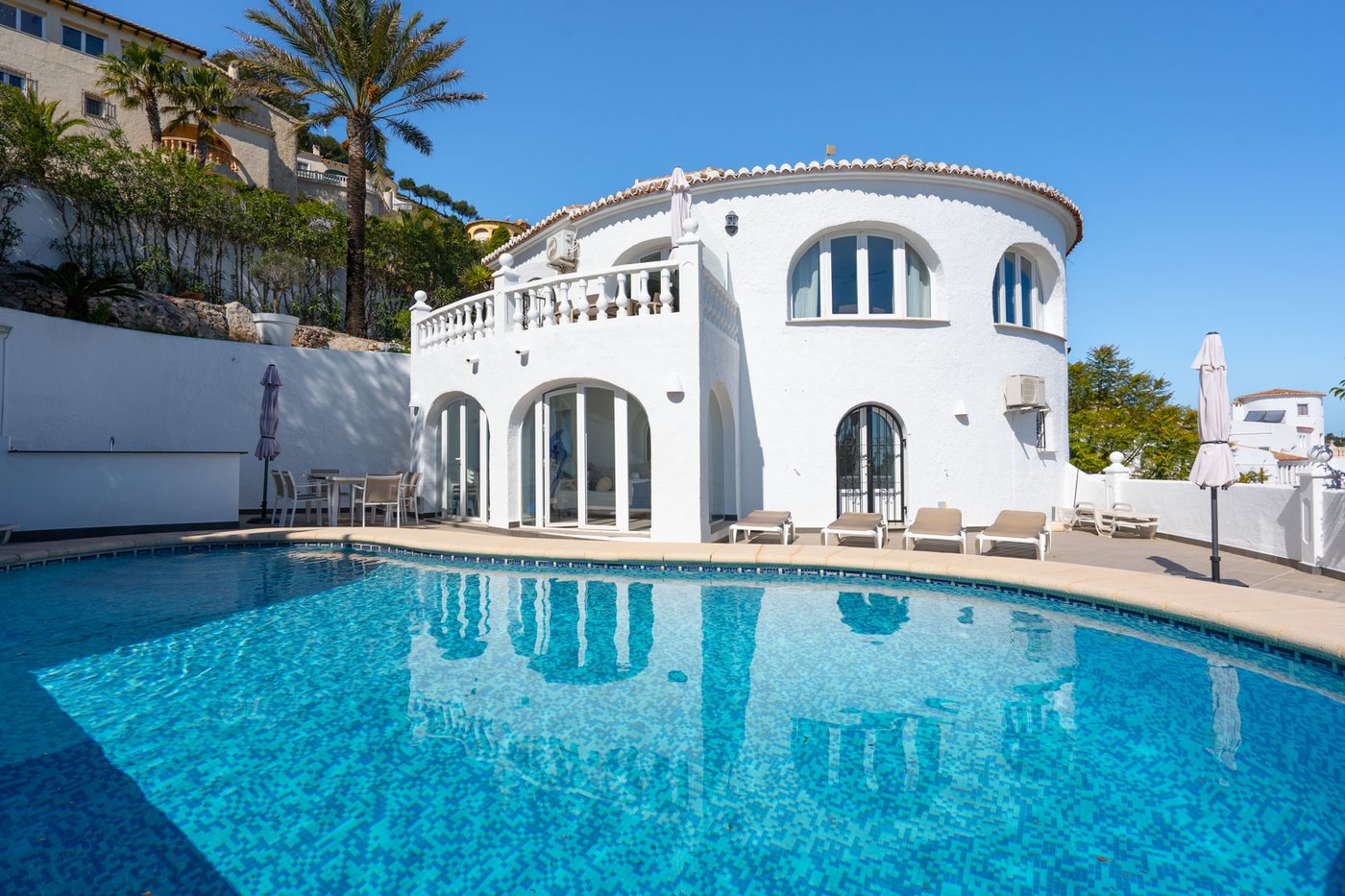 Villa tradicional con vistas panorámicas al mar en Cumbre del Sol