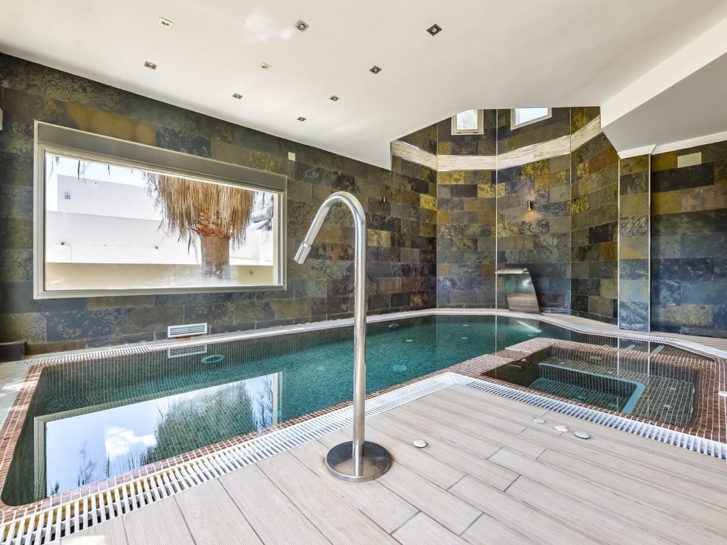 Property #RH20580 - 25