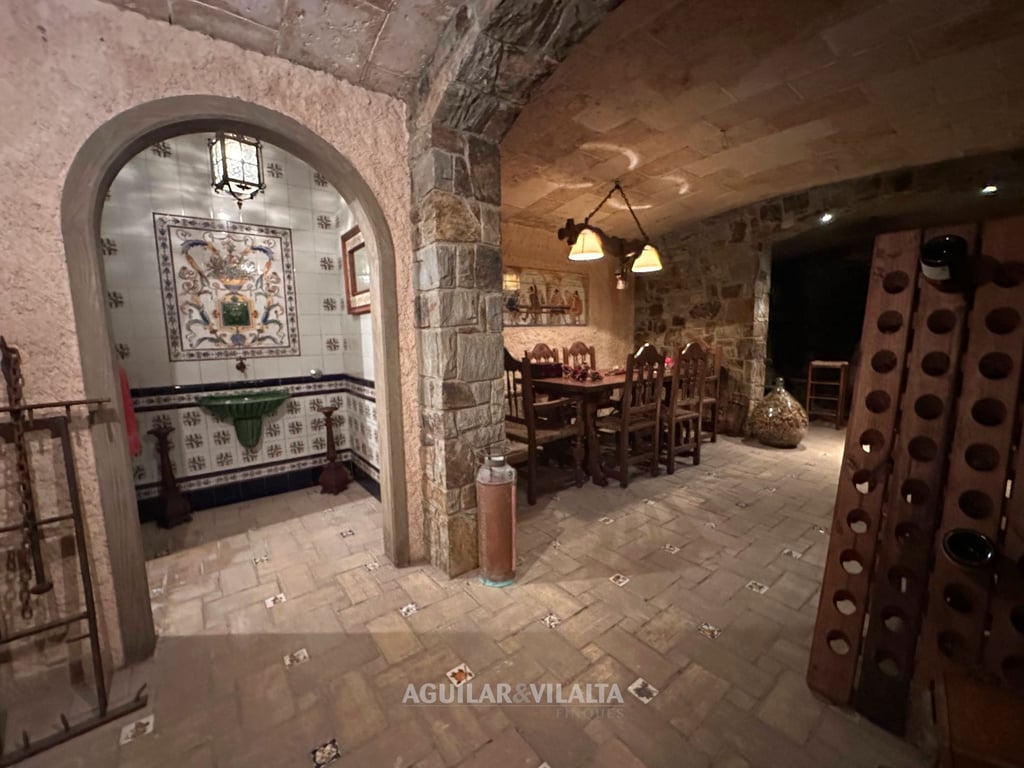Exclusive villa in Can Teixidó with sea views - 9