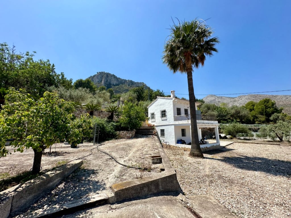 Finca rústica amb bones vistes a Pego - 9