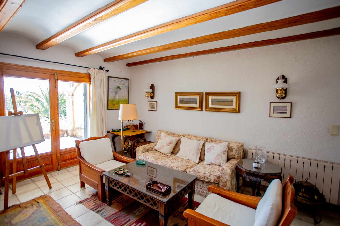 Villa en parcela soleada con gran potencial urbanístico — 4 dorm., 4 baños — 1.840.000 EUR