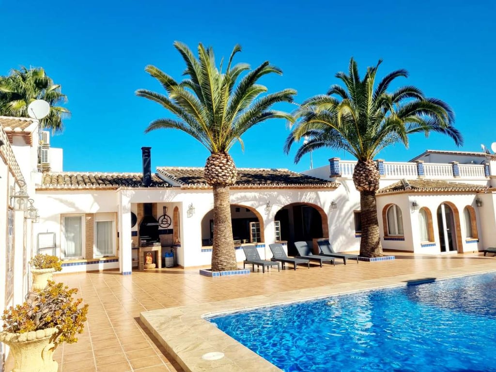 1 · Lliber ·  1.500.000€€ 1 · Lliber ·  1.500.000€€