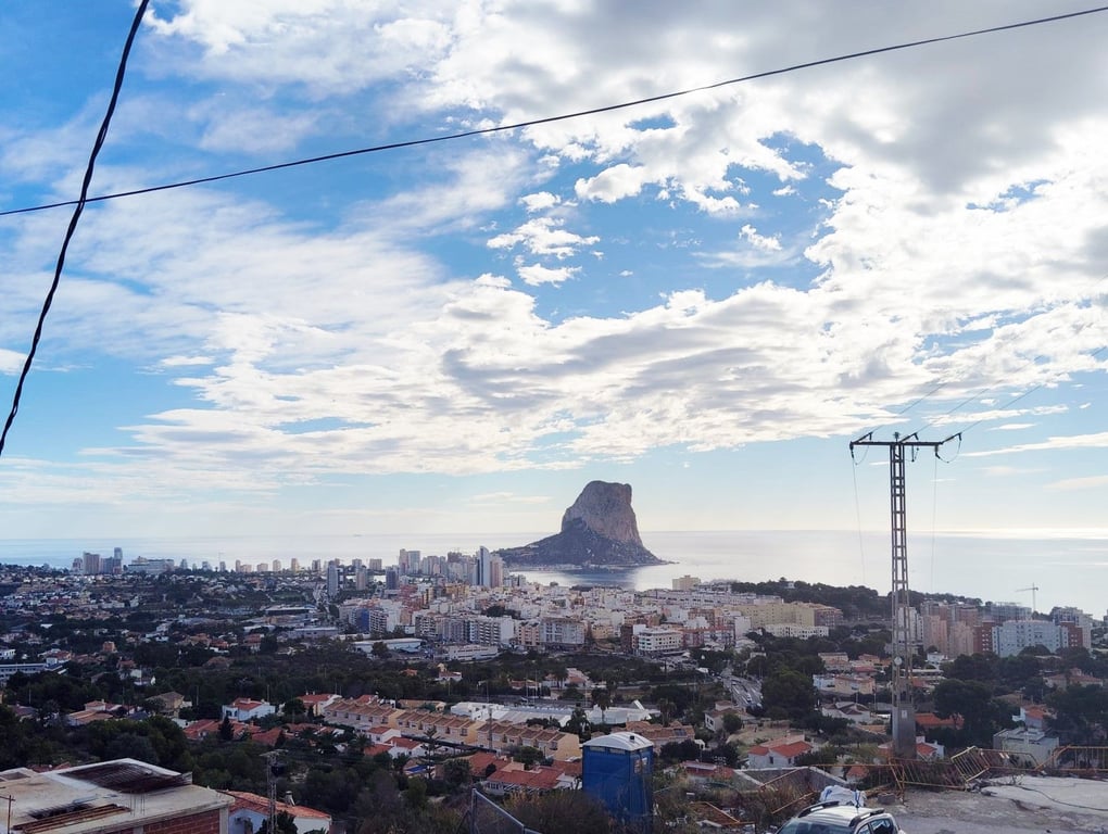 Villa en venta con 4 dormitorios y piscina en Calpe, con vistas al mar. - 32