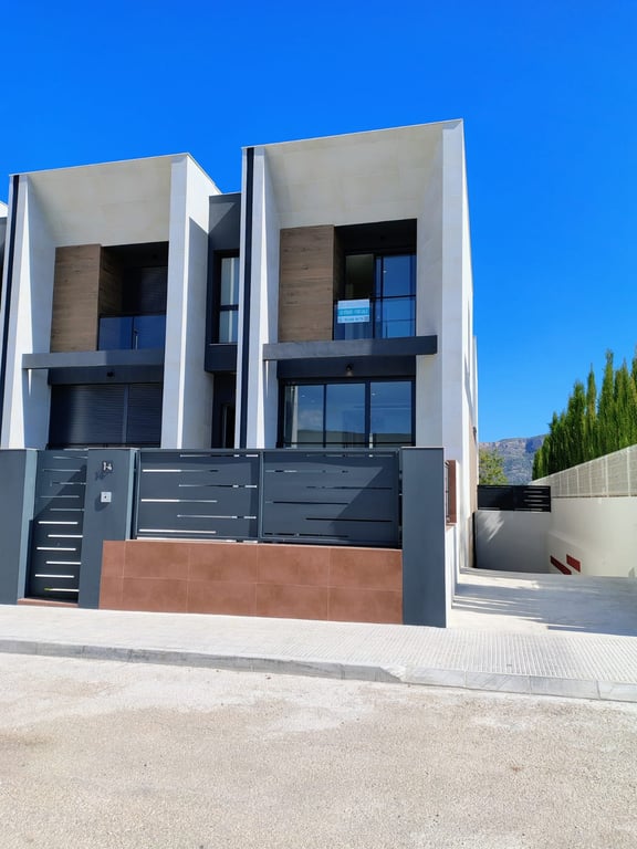 Property #RH20776 - 3