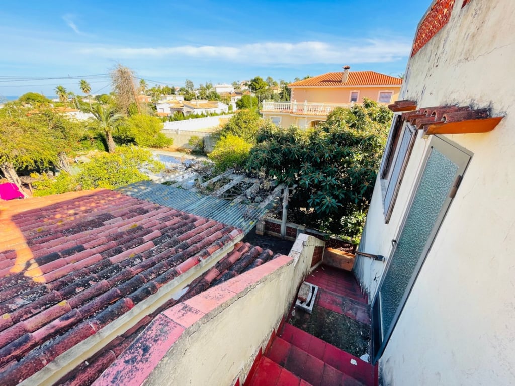 Denia. Chalet en buena área para reformar en venta - 42