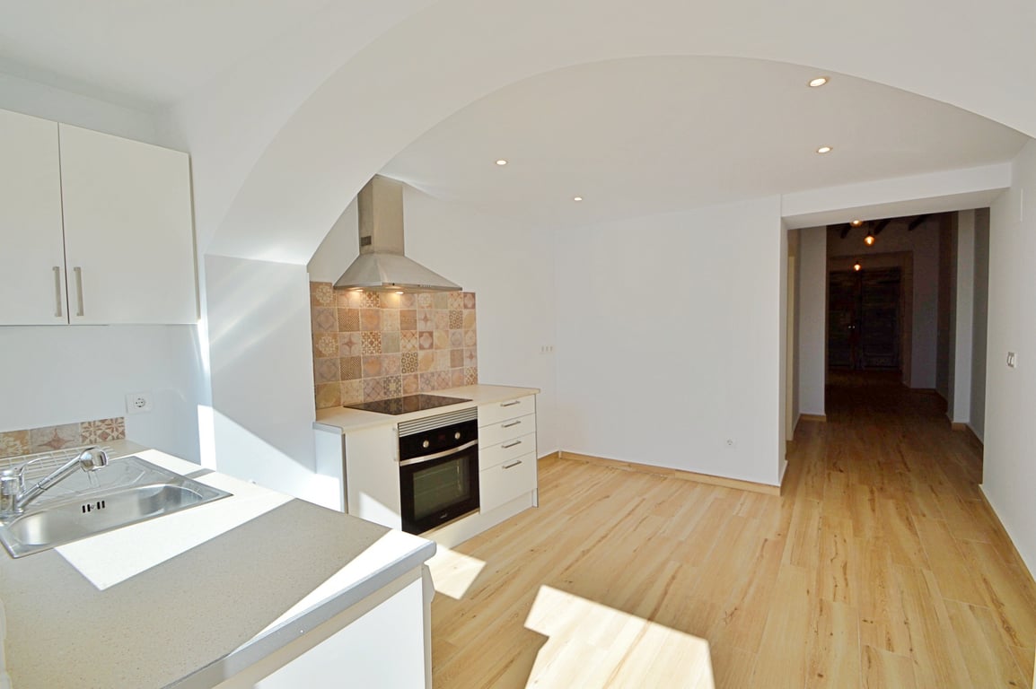 Property #RH21332 - 8