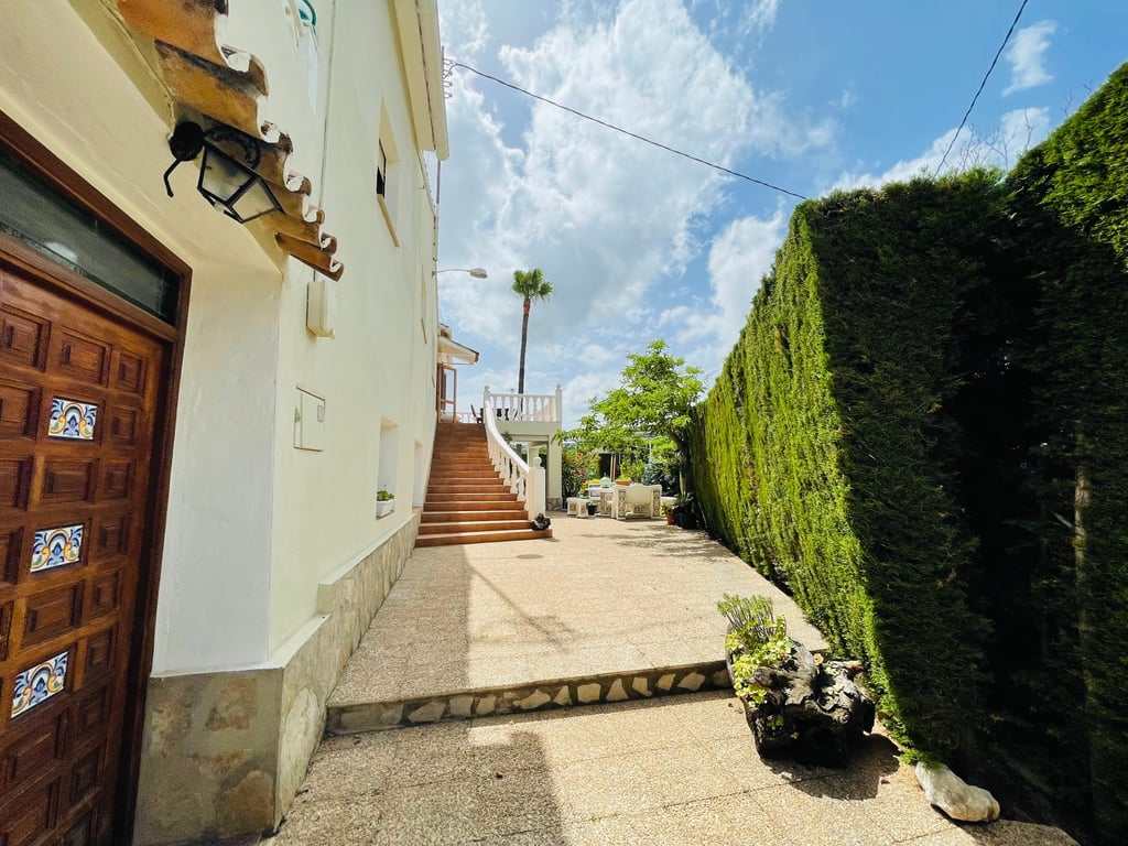 Pedreguer. Casa de campo amplio con piscina en venta - 25