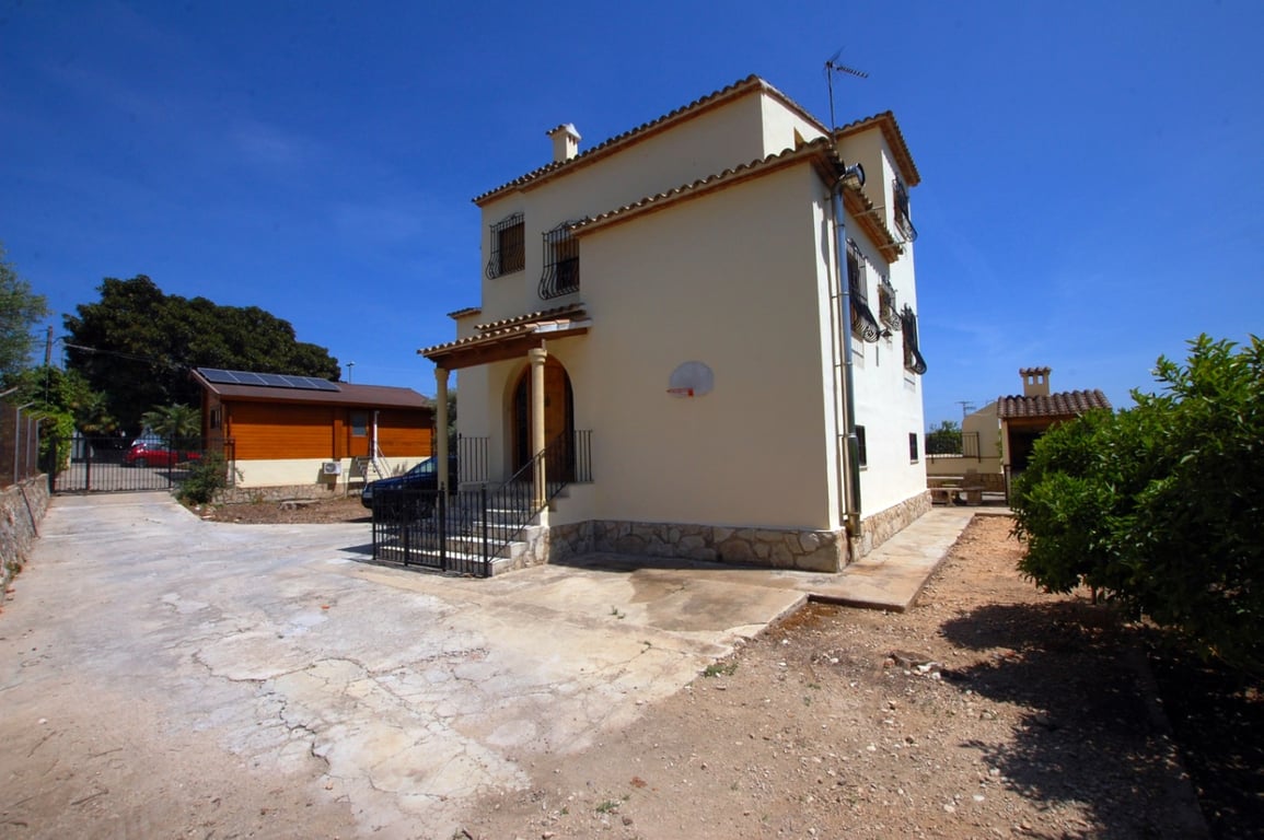 Xalet amb terreny rústic i urbà a Pego - 18