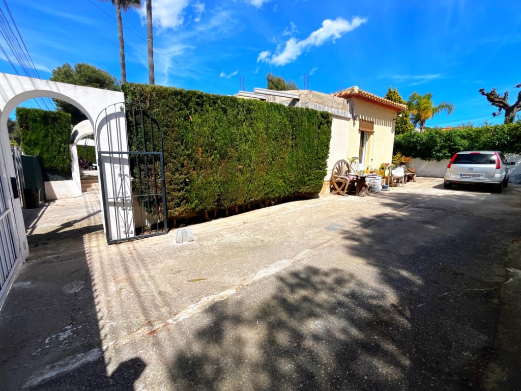 Villa a la venta en Javea con dos apartamentos independientes - 24